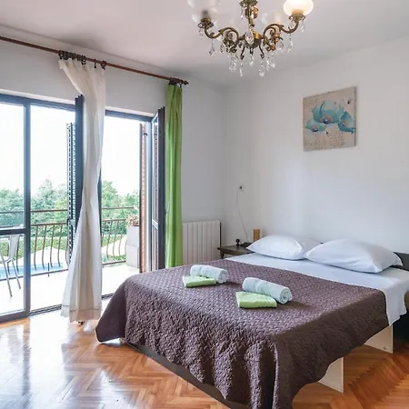 Pet Friendly In Pazin With Jacuzzi בית נופש *