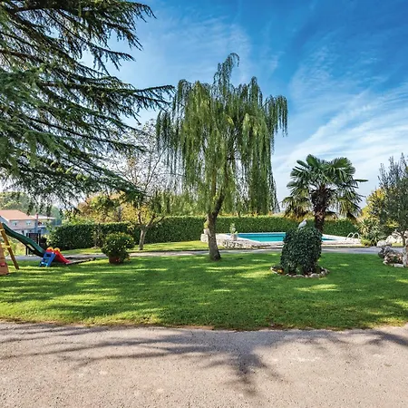Pet Friendly In Pazin With Jacuzzi בית נופש *