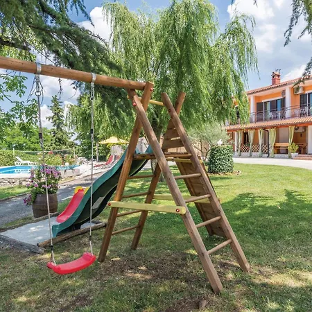 Holiday home Pet Friendly Home In Pazin With Jacuzzi