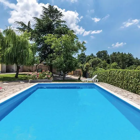 Pet Friendly Home In Pazin With Jacuzzi
