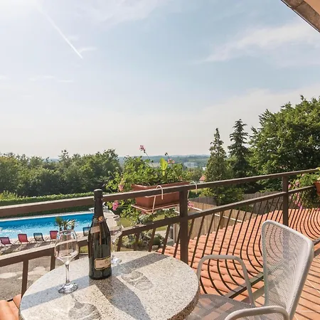 Pet Friendly Home In Pazin With Jacuzzi Holiday home Heki