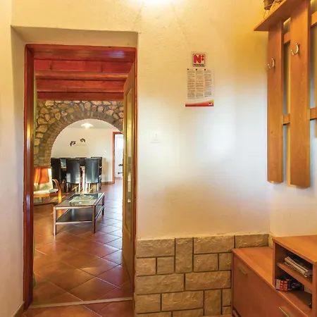 Pet Friendly Home In Pazin With Jacuzzi *