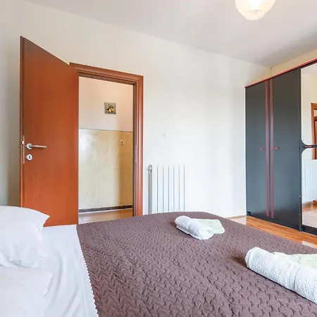 Holiday home Pet Friendly Home In Pazin With Jacuzzi Heki